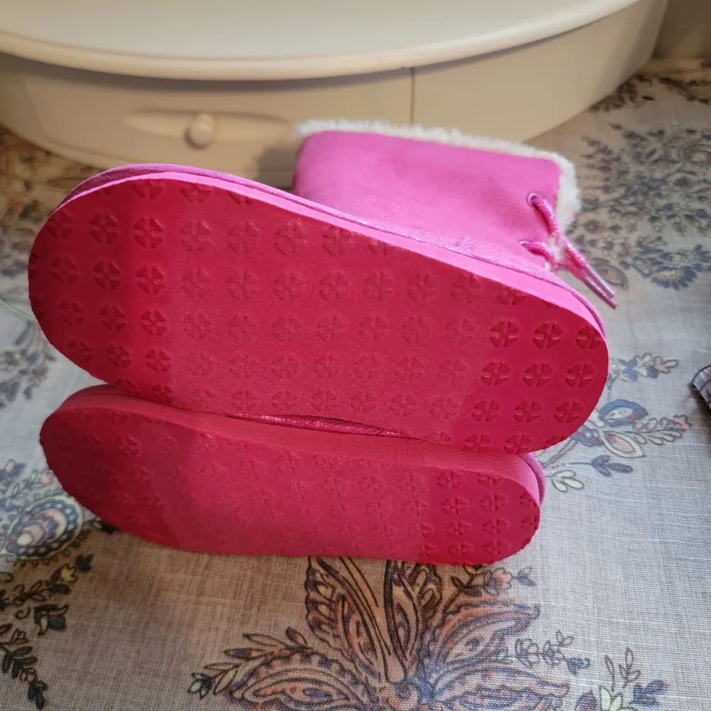 CLEARANCE ~ Last Call        OshKosh B'Gosh Hot Pink Furry Toddler Boots